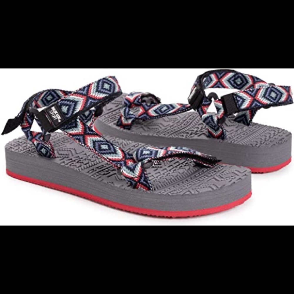 NWT MUK LUKS Women's Lake Tahoe Sandal-Multi